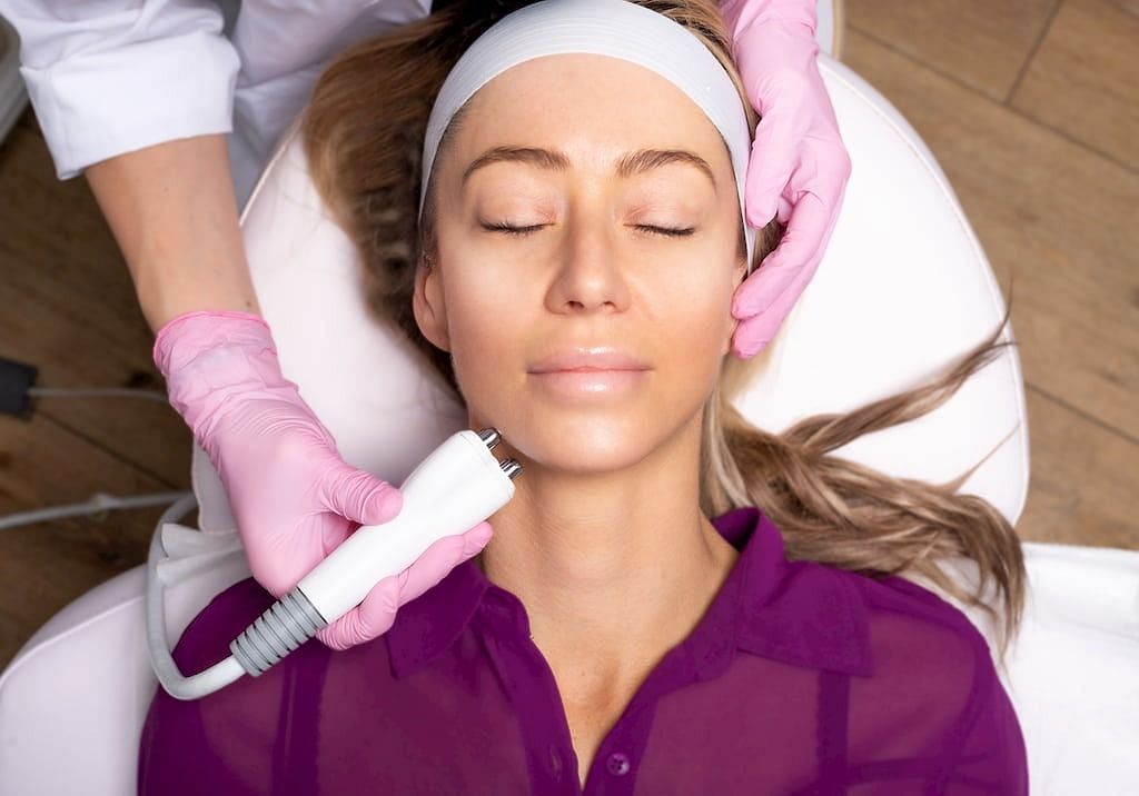 Radio frequency skin tightening (Image via Getty Images)